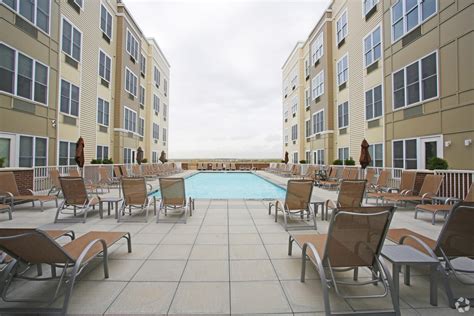 Secaucus nj apartments. Welcome to XChange at Secaucus Junction, a community of stunningly spacious rental apartments in Secaucus, NJ. Xchange is reinventing renting, with large 1, 2 and 3 … 