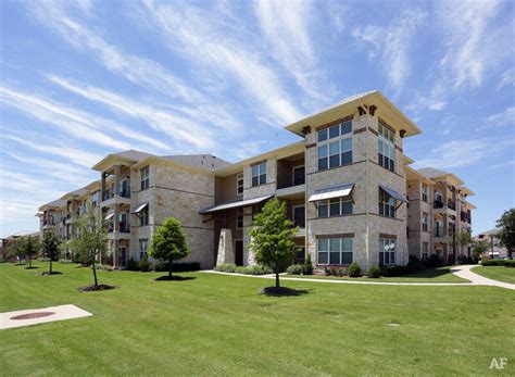 View detailed information about CREEK POINT - SECOND CHANCE HOME(S) rental apartments located at West Ledbetter Drive & Old Hickory Trail, Dallas, TX 75237. See rent prices, lease prices, location information, floor plans and amenities.