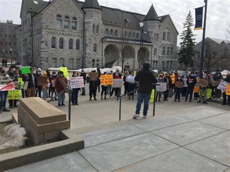 Second rally to end grad student tuition held at Queen’s