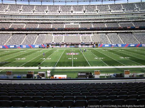 The closest seats to the field at MetLife Stadium are known as the 100 Level. Sections on the sides have 30-40 rows each, while end sections have as many as 48 rows. ... Sections 112/113 and 139/140 are generally regarded as the best lower level seats for a concert. These are close to the stage without having too sharp of an angle. Lower Level .... 