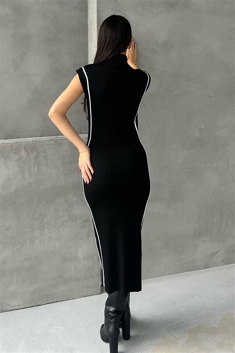 Seda Yalçın Atelier Siyah Şeritli Yarım Balıkçı Triko Kalem Elbise. 