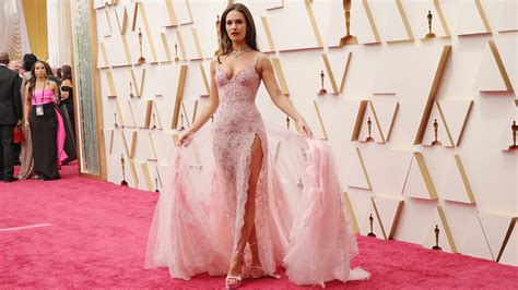 See All the Oscars 2024 Red Carpet Fashion Looks - E!