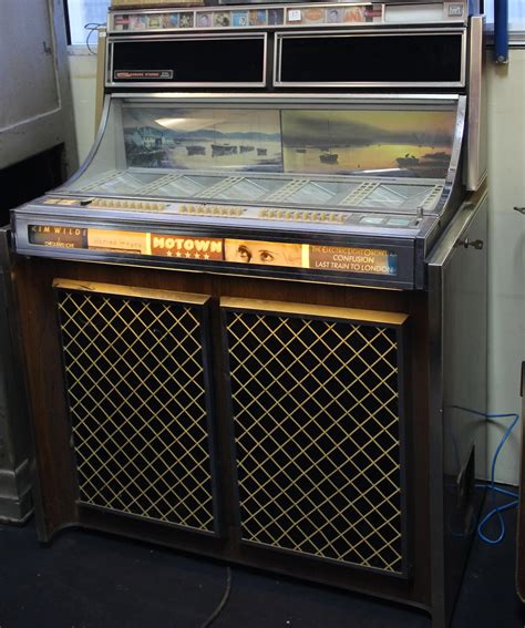 Seeburg jukebox models by year. This jukebox has also been seen in John Waters' and in the photos of Robert Frank. New York Jukebox rents the Seeburg HF100R from 1954. It's a 5 speaker model that looks and sounds great. You can see the records playing. 
