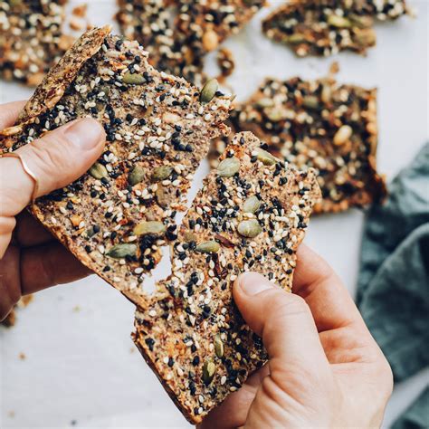 Seed cracker. Instructions. Pre-heat your oven to 325*F. In a bowl, mix together the flax seeds, almond flour, psyllium husks, arrowroot starch, salt, pepper and rosemary. Add your water and olive oil and mix again. Pour this mixture onto a … 