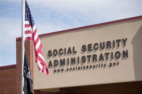 Al visitar la oficina del Seguro Social, puedes esperar recibir asistencia en una variedad de temas relacionados con la seguridad social, como la solicitud d.... 