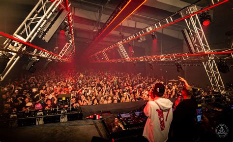 Seismic dance event. Seismic Dance Event, the premiere boutique house and techno festival, has announced the lineup for its 6.0 edition at The Concourse Project in Austin on November 10-12. Seismic remains a leading ... 