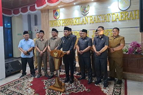 Sekolah daring jember. .  <a href=https://www.volkswagen-mogilev.by:443/jb4d7et/funeral-...