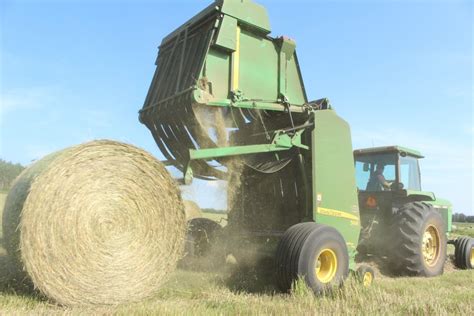 Selecting a Round Baler UGA Forage Extension Team