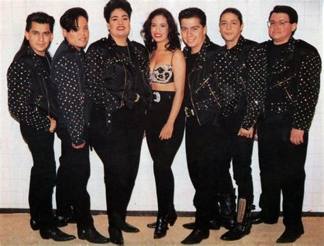 Selena y los dinos members. Selena Quintanilla, the “Queen of Tex-Mex music,” continues to captivate new generations and even garner awards 27 years after her murder thanks to her own hard work during her lifetime and the continued efforts of her surviving family members. Suzette Quintanilla and A.B. Quintanilla III, older siblings of the American Tejano singer, took ... 