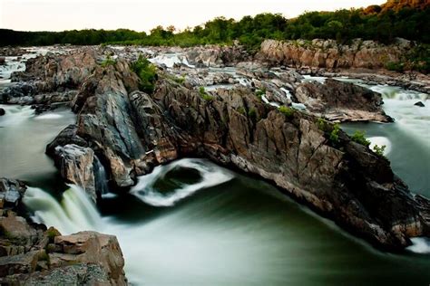 Self-guided Waterfall Hiking Tour through Great Falls National Park ...