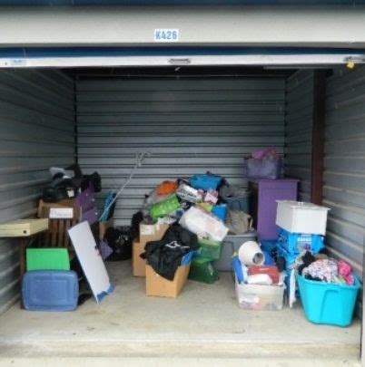 If you’re a fan of TV shows like “Storage Wars,” you probably daydream about attending a storage unit auction, finding a rare item and making lots of extra cash. Before you learn h.... 