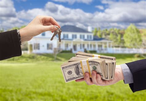 Sell house cash. Cash offer considerations if you’re selling a house. If you’re selling a house, you’ll probably encounter a cash offer or two along the way — especially if you’re in an affluent market or a place that’s attractive to investors. Generally, these are the types of … 