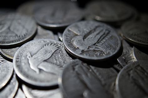 Are your quarters hiding a fortune? Discover the most valuable US quarters, from historic silver coins to State Quarters with collector's appeal.. 