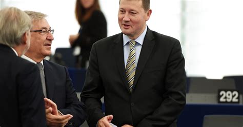Selmayr ain’t welcome back in Brussels, EU officials say
