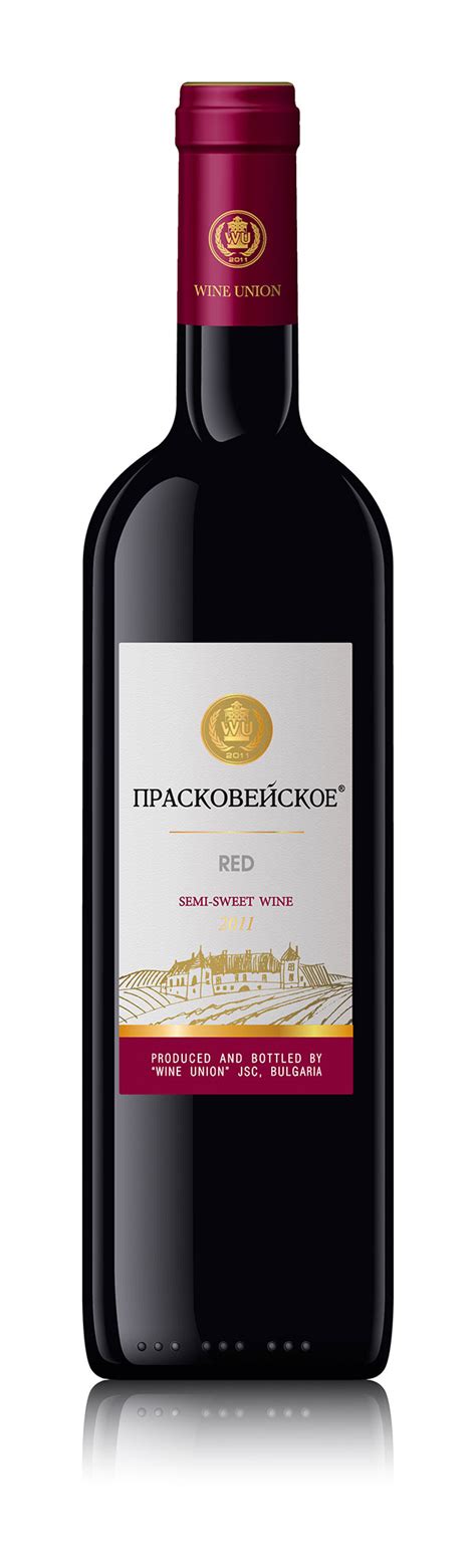 Semi sweet red wine. "A very tasty, powerful wine of pronounced aroma and rich dark red color. It has a delicious flavor of cherries, red berries and plums with decent, ... 