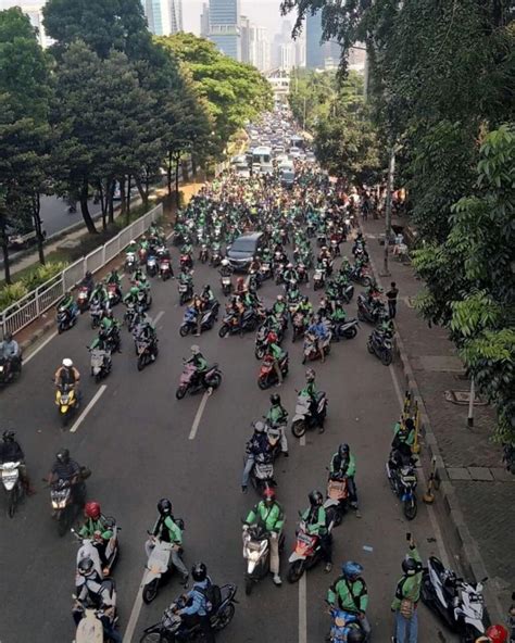 Analisis kelayakan usaha budidaya ikan lele di kolam terpal di