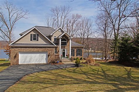 Seneca lake homes for sale. Explore the homes with Basement that are currently for sale in Seneca, SC, where the average value of homes with Basement is $332,450. ... Brokered by Lake Keowee Real Estate. new. 3D tour ... 