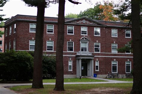 Seniors have grand plans for Ladd House – The Bowdoin …