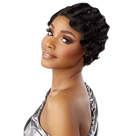 Sensational Empress Lace Front Wig: Invest in an Imperious Crown