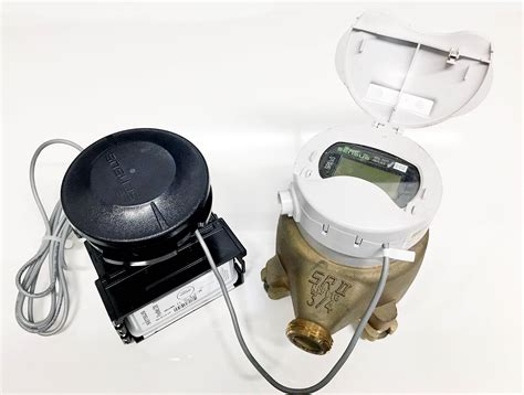 Sensus water meters. Objects that float on water, such as ice, ethanol and benzene, are less dense than water. What floats on water also depends on whether the water is fresh or saltwater. Saltwater is... 