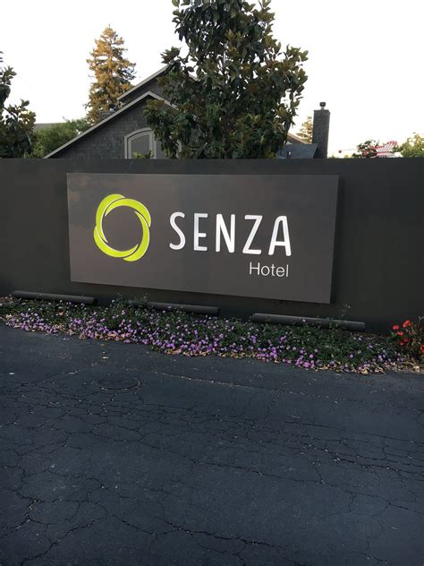 Senza hotel. A hotel's guest rating is calculated using data provided under license by Tripadvisor. A total of 1029 have reviewed the SENZA Hotel, giving it a rating of 4.5, on a scale of 1-5. 