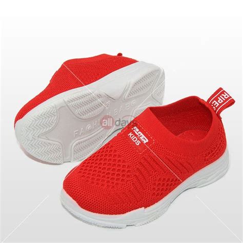 Sepatu anak laki laki terbaru 2020. Mimpi dapat durian jatuh.