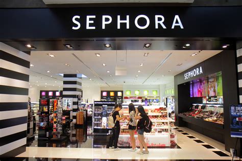 Sephora.com launched in the US in 1999 and quickly
