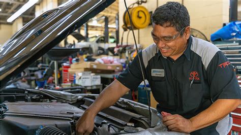 At Servco Toyota, we’re dedicated to help you properly maintain your vehicle with Factory Trained and Certified Technicians who use Genuine Toyota Parts and service with state of the art diagnostic equipment. We provide services including oil changes, tire rotations, transmission repairs, brake and battery replacements. . 