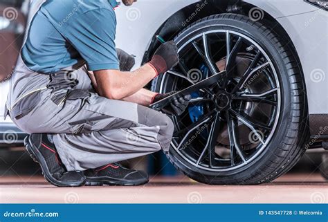 Service Technician - Tires and Wheels Job in Idledale, CO