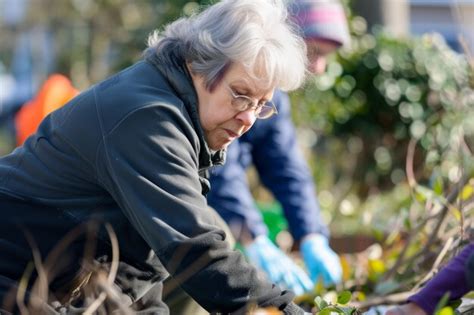 Serving Lakewood Seniors: Lending A Helping Hand To Those In …