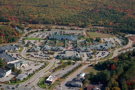 Settlers green. About. Located at the gateway to North Conway, Settlers Green has been a part of this mountain community for over 30 years. We are a place for people to come together, whether its shopping, dining, or experiencing one of our unique … 