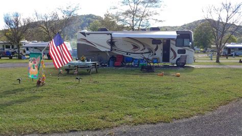 Setzer's World of Camping is a dependable RV dealership located in Huntington, West Virginia. They proudly serve the Huntington, WV area. They offer a carefully-curated line of both new and used RVs and specialize in rigs from Coachmen, Forest River and Keystone.. 