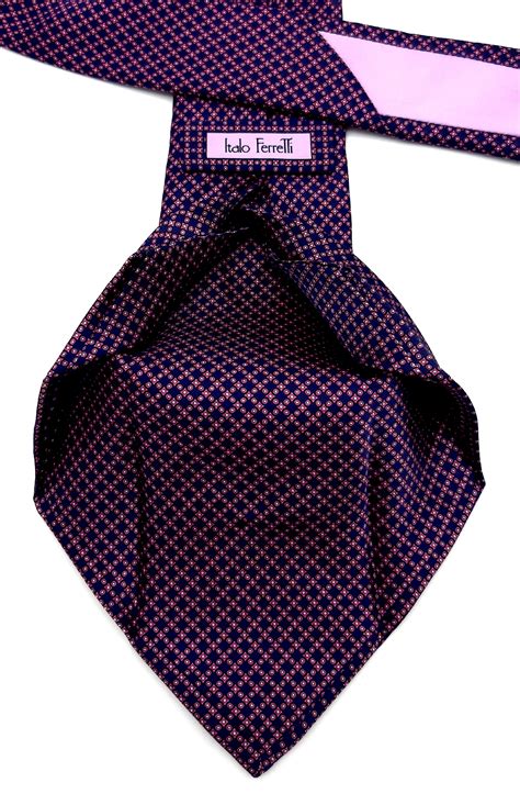 Seven fold tie