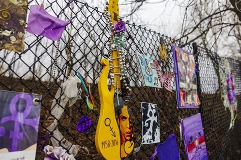 Seven years after his death, MN lawmakers want to name a highway after Prince