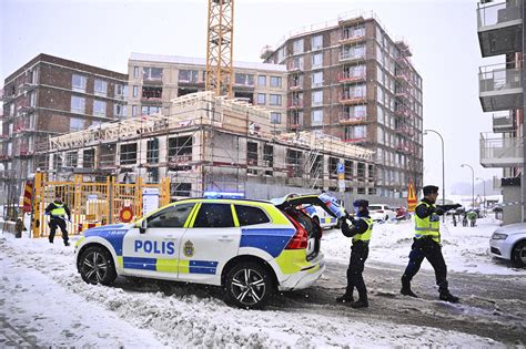 Several seriously injured when construction site elevator crashes to the ground in Sweden