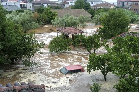 Severe rainstorm triggers flooding in central Greece, 1 man dies. Police order a traffic ban