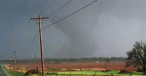 Severe storms with tornadoes move through central U.S.