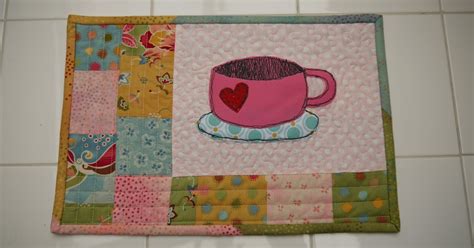 SewHappyGeek Tutorial Tuesday Mug Rug with Free PDF Template by me!