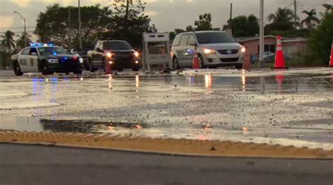 Sewer water line breaks in SW Miami-Dade, causing lane closure