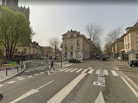 Woman in Mantes-la-Jolie