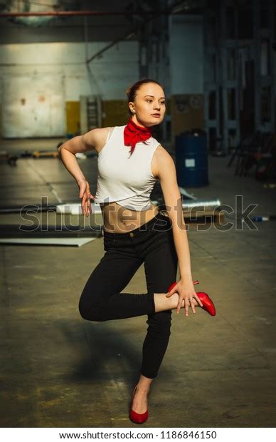 Sexy young dancer.  Join the web&rsquo;s most supportive community of cre...