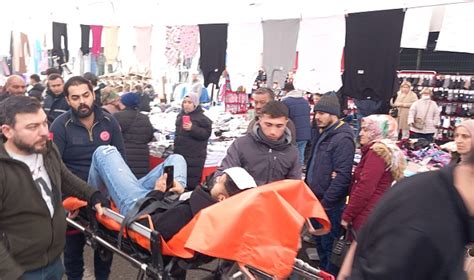 Seyyar satıcıların falçatalı sopalı kavgası pazarı karıştırdı: Baba oğul yaralandı