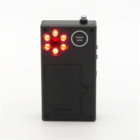 Sg 2 camera bug detector. com.  The SG-2 is our favorite 'all-around' bug detect...