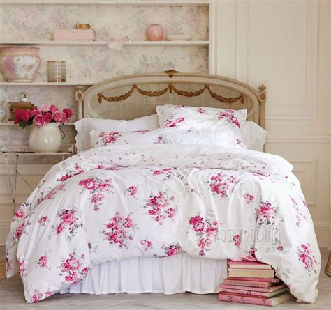 Rosabelle is a timeless part of our collection and one our best-selling floral prints for a reason. A slightly oversized, minimalist take on a traditional ditsy floral; these soft faded sprays of delicate pink blossoms sprinkled over heavenly soft, garment-washed white linen make her the ultimate romantic in our collection. 