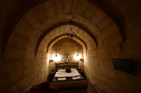 Shadow Cave House Etstur.