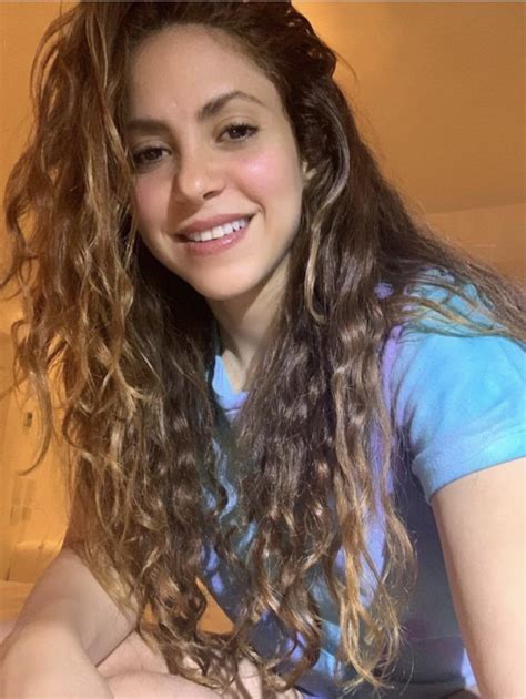 Nov 11, 2021 · Shakira’s porn video is leaked online alongside Salma Hayek’s stuff and many others in 2020! This Colombian singer made a porn video at her home for a private archive, but she didn’t expect this sex tape to be leaked by her ex-boyfriend! When Shakira has a family and marriage with famous soccer player Gerard Pique, her life is tearing apart! 