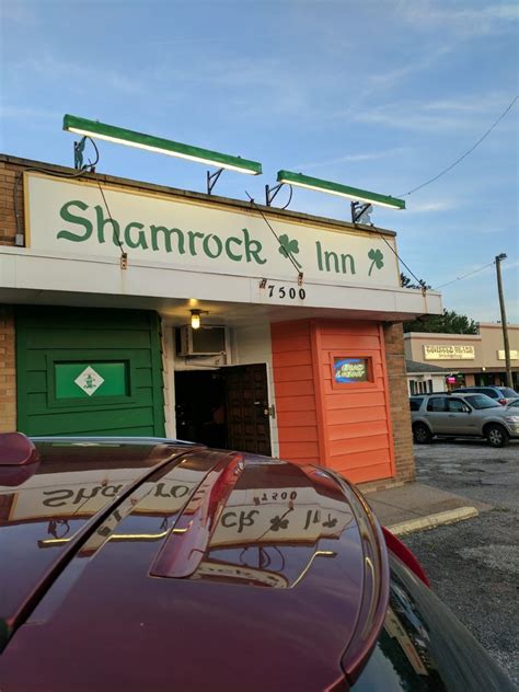 Shamrock inn. Play Golf at the Shamrock Country Club. Shamrock might not seem like the kind of place that you’d be playing golf at, being in one of the hottest areas along Route 66, but there’s a place where you can play a round of 9 holes if that’s your kind of thing. Located at the south of the city, this country club also hosts a lot of events. 