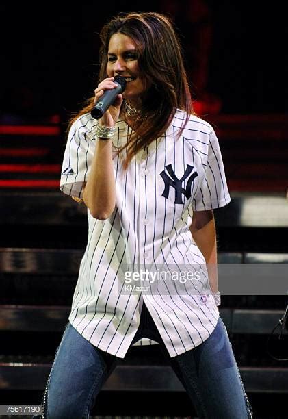 Shania Twain Photos Photos and Premium High Res Pictures