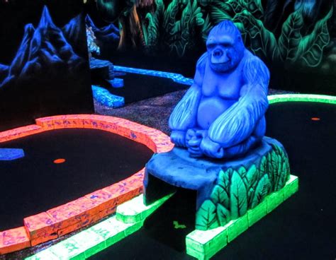 Shankz. Shankz Golf. The Woodlands is a favorite spot for Houston families for a reason. There's a ton to do in this North Houston getaway, including 18 holes of indoor black light mini golf. 