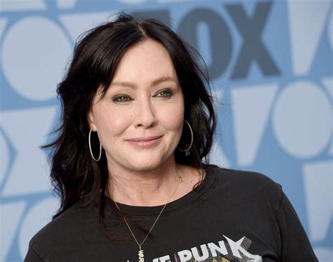 Shannen Doherty says breast cancer has spread to her brain, expresses fear